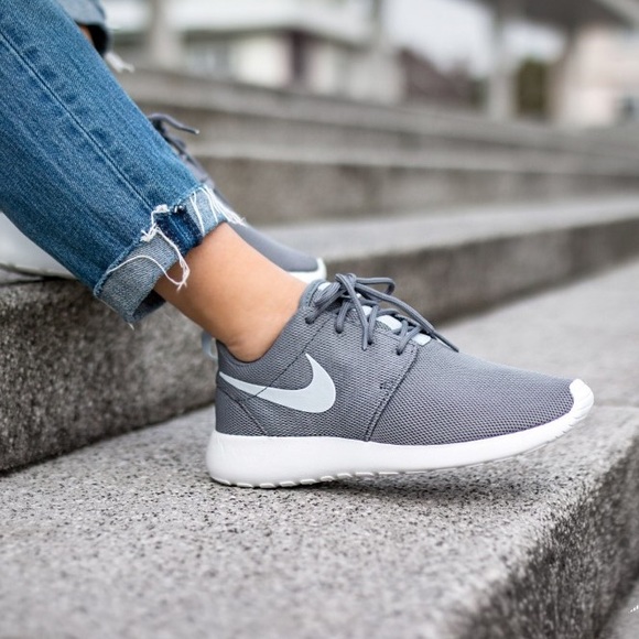 nike roshe one cool grey